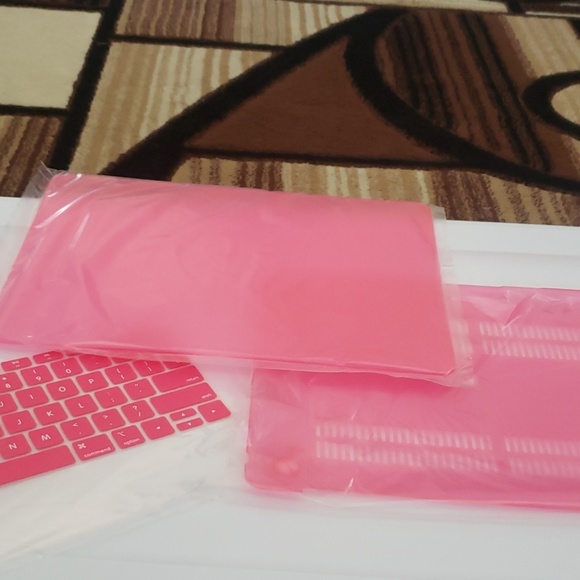 Macbook Protector - Picture 3 of 4